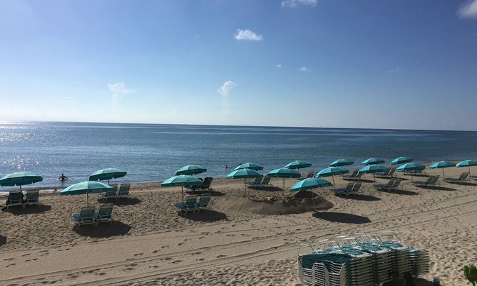 Hollywood South Central Beach Condo | Ocean View - Amazing Newly renovated Apartment Right On The Beach. 1BR, 1 1/2 B