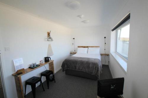 Laide Hotel | Ocean View Bar & Rooms