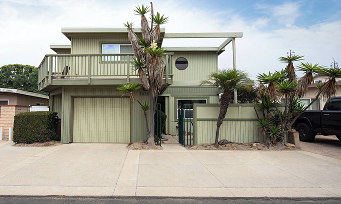 Pierpont Bay House | Ocean View Beach Family Vacation Steps from Sand 5600 monthly Sept to May