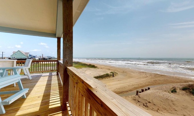 Gilchrist House | Ocean View Beauty - gorgeous 4 bed, 4 bath in private area of the beach!