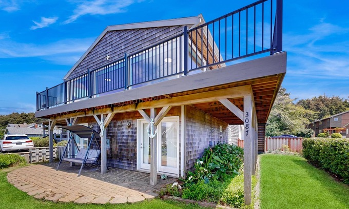 Tolovana Park House | Ocean-view home - dog-friendly, private W/D, four fireplaces - steps to beach