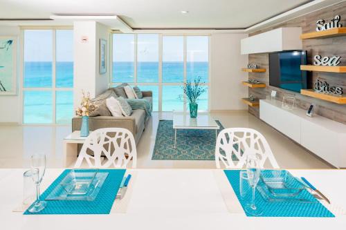 Zona Hotelera Apartment | Ocean View Modern Condo & Luxury Amenities