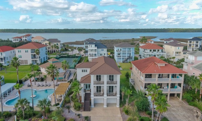 Alabama Gulf Coast House | Ocean View Oasis: Pool & Boardwalk Nearby