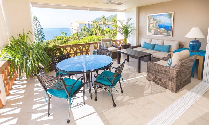 Manzanillo Condo | OCEAN VIEWS GALORE!