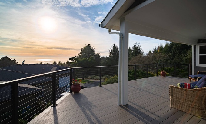 Tolovana Park House | Ocean Views, Room to Gather, a Kitchen Made for Sharing, Spacious Deck, and Dogs Welcome