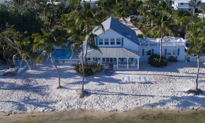 Islamorada House | Oceanfront 165ft Beach-Dock-Pool-4K sq.ft 4 bed-5 bath - Islamorada