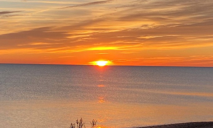 Salisbury Beach Condo | Oceanfront! 2 bed, 1 bath Condo with ocean and sunrise views- AC and WiFi