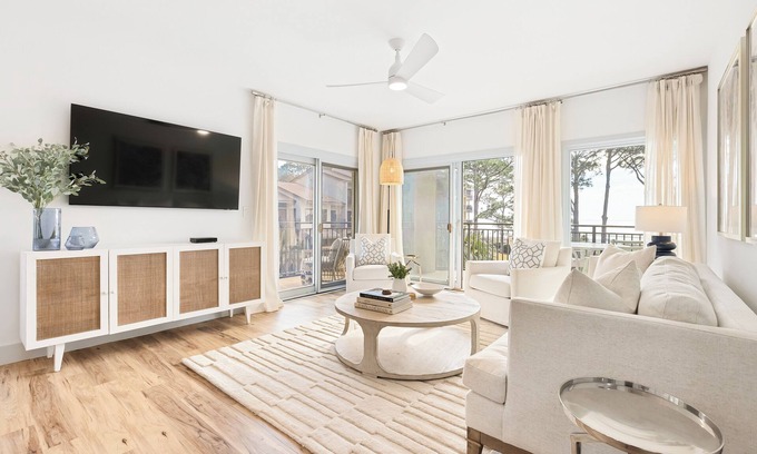 Sea Pines Condo | Oceanfront, 2nd Floor, Updated, Open Plan & Super Stylish