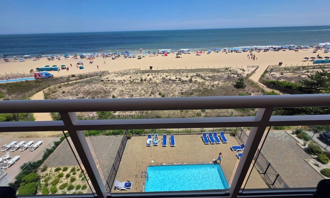 Midtown Ocean City Condo | OCEANFRONT! 29th St 2BR/2BA Condo, Steps To Boardwalk