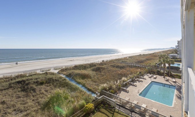 Atlantic Beach Condo | Oceanfront 3BR Retreat w/Beach Access