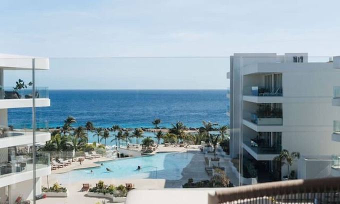 Willemstad Apartment | Oceanfront 3BR Top-Floor Suite by Bocobay
