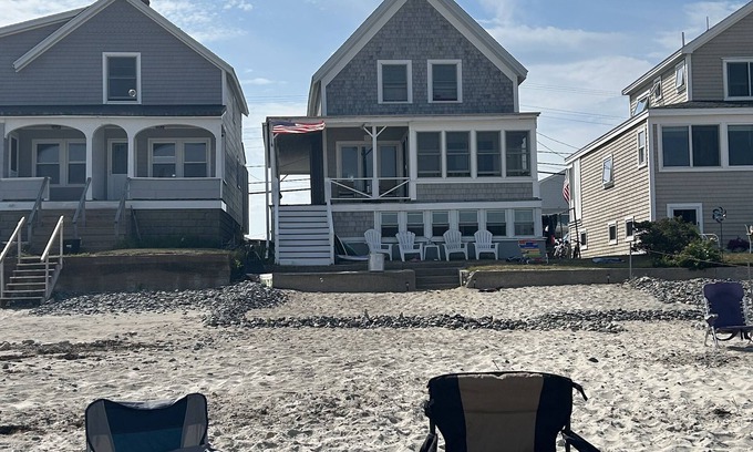 Wells Beach Apartment | Oceanfront apartment. 2 bedrooms. Steps to the beach