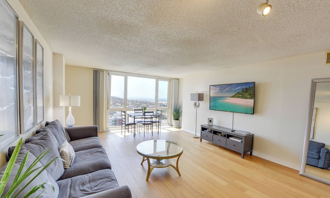 Marina del Rey Condo | Oceanfront Bliss, Beach & Marina Views, Roomy 1BR