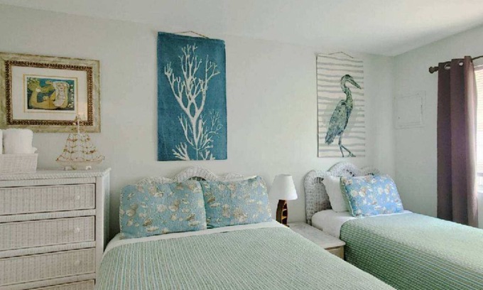 Northeast Virginia Beach Condo | OCEANFRONT & BOARDWALK a block away! All Aug dates reduced! 10% off any 7 nights