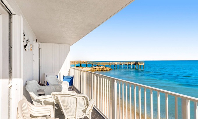 Key Colony Beach Condo | Oceanfront condo with stunning view, pool, beach access & tennis courts
