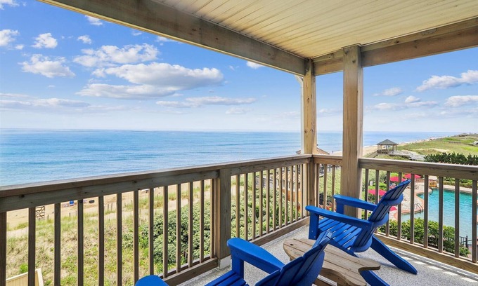 Kill Devil Hills Condo | Oceanfront condo in KDH w/panoramic views & a community pool!
