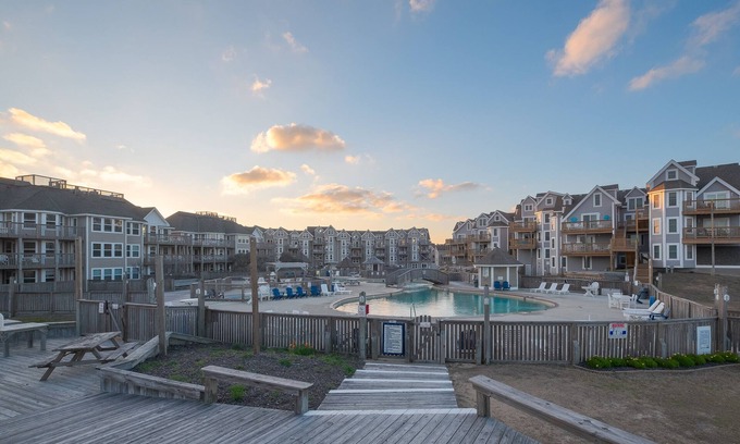 Duck Condo | Oceanfront Condo in Beautiful Duck.