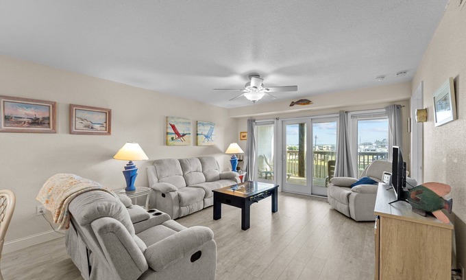 Rodanthe Condo | Oceanfront condo in Rodanthe!