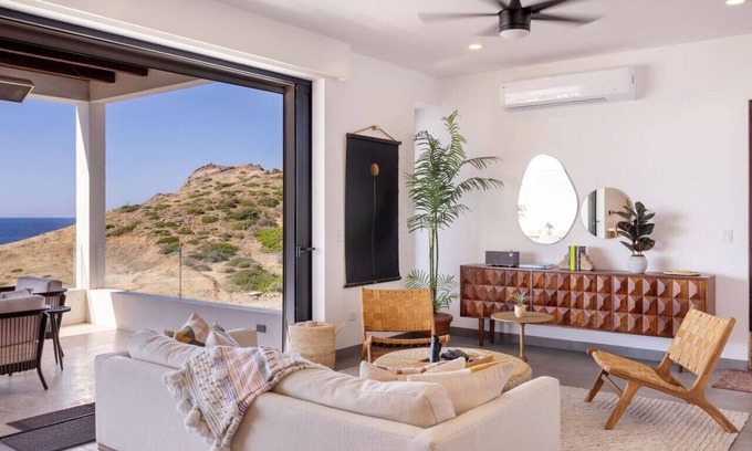 Cerritos Condo | Oceanfront Condo, Stunning Views, Luxury Amenities