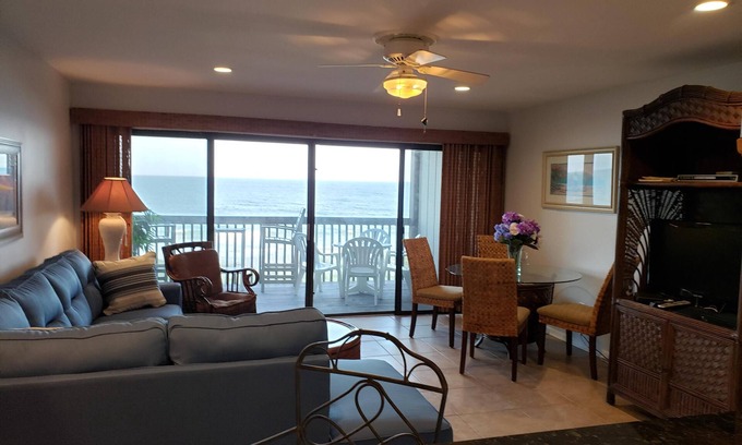 Wilmington Beach Condo | Oceanfront condo on Carolina Beach with wifi