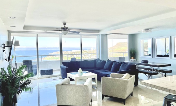 Plan Libertador Condo | Oceanfront Condo w/Pool & Steps to Sandy Beach & Mins to Downtown