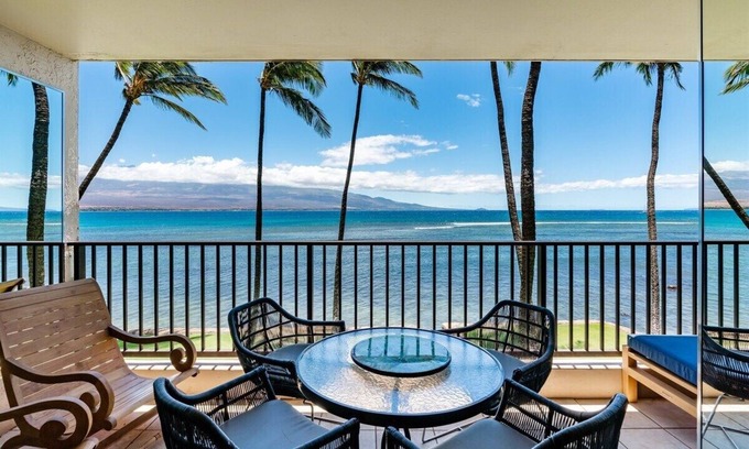 Maalaea Condo | Oceanfront condo with pool | Central Maui