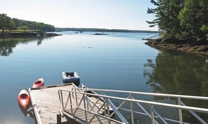 Boothbay Harbor Cottage | Oceanfront Cottage For 2! Quiet, kayaking, and enjoy the natural beauty!