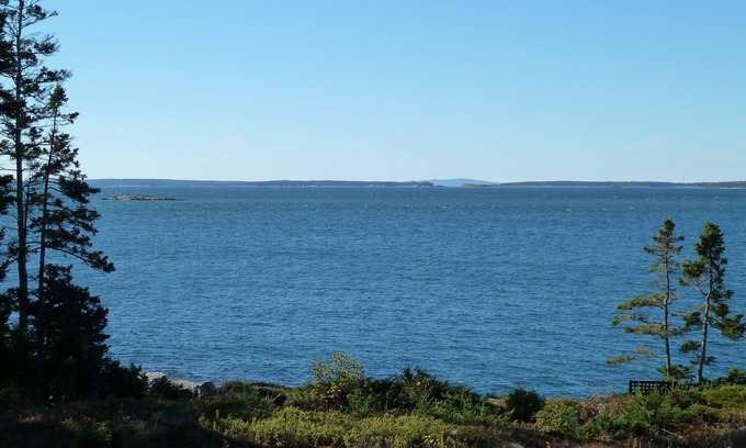 West Tremont House | Oceanfront Cottage - spectacular Views Minutes from Acadia National Park