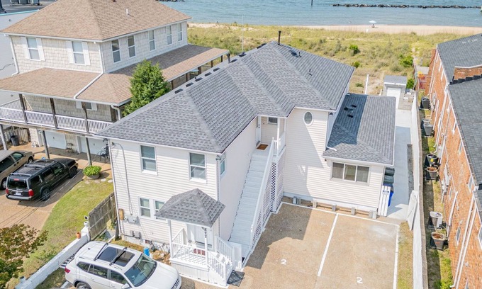 Cottage Line House | Oceanfront Cozy Beach Duplex