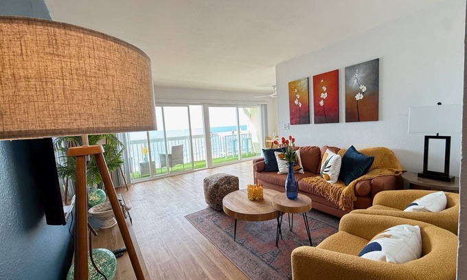 South Redondo Apartment | Oceanfront Escape - Steps to Beach - Stunning Views & Balcony