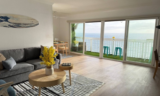 South Redondo Apartment | Oceanfront Gem - 2BR/BA + Balcony & Free Parking - 335