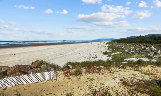 Rockaway Beach House | Oceanfront Getaway, Stunning Views, Pet Friendly, Spacious Deck, Steps to the Beach