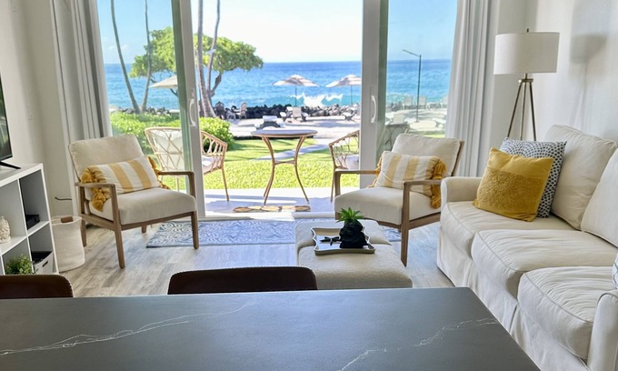 Kailua-Kona Condo | Oceanfront ground level recent remodel at Kona Isle