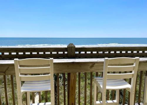 North Myrtle Beach House | OCEANFRONT HOUSE ON THE SAND 2 Kings 4br 4ba 3rd Floor of Triplex SLEEP 12 PGP3
