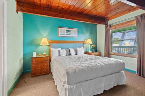 Fort Pierce House | Oceanfront Inn Room #7 - Partial Ocean View - King Bed