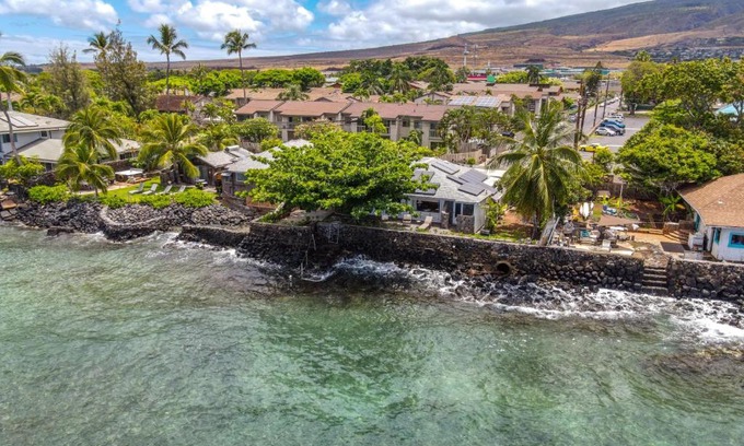 Historic Lahaina Front Street House | Oceanfront Lahaina Front Street Private Home
