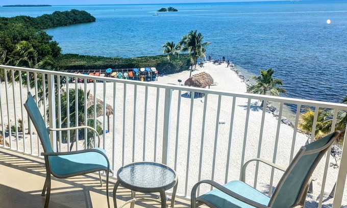 Tavernier Condo | Oceanfront Luxury Condonn28 night minimum. Book Jan 7-Feb4 for 600 discount.