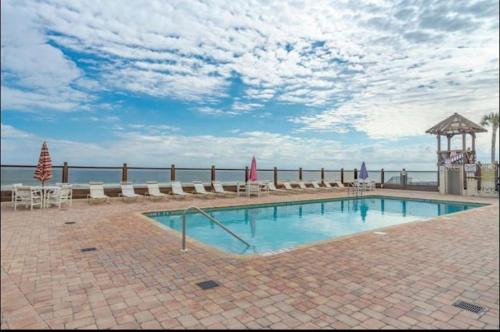 Bostwick Park Apartment | Oceanfront Oasis