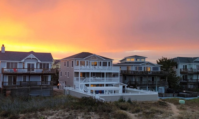 Ocean Sands House | OCEANFRONT, Ocean Views, Private Pool, Pool Table, Dogs Welcome, OS7Q, Dune Nothin