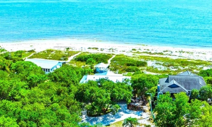 Alligator Point House | Oceanfront on a Private Beach-Hot Tub-Beautifully Remodeled-Dog Friendly Beach