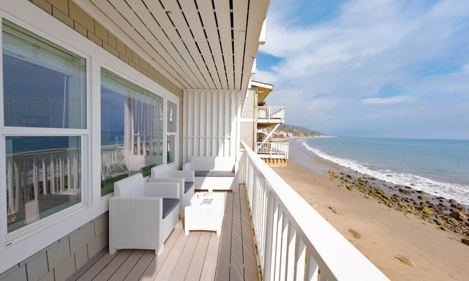 Eastern Malibu Apartment | Oceanfront on Dry Sandy Carbon Beach - Sandpiper