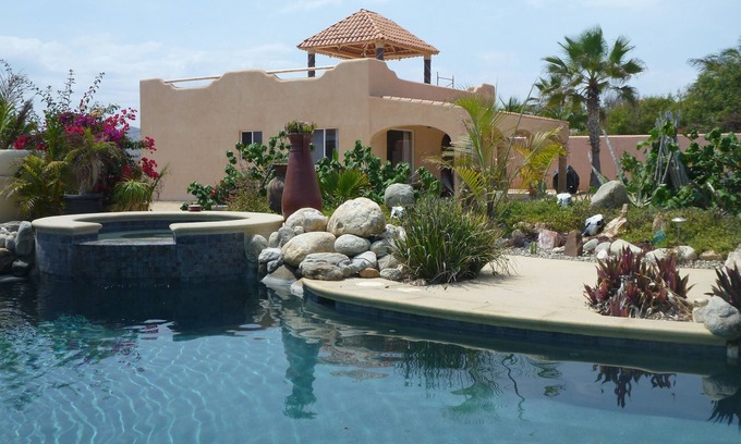 Chimalhuacan House | Oceanfront on secluded beach, pool & palapa