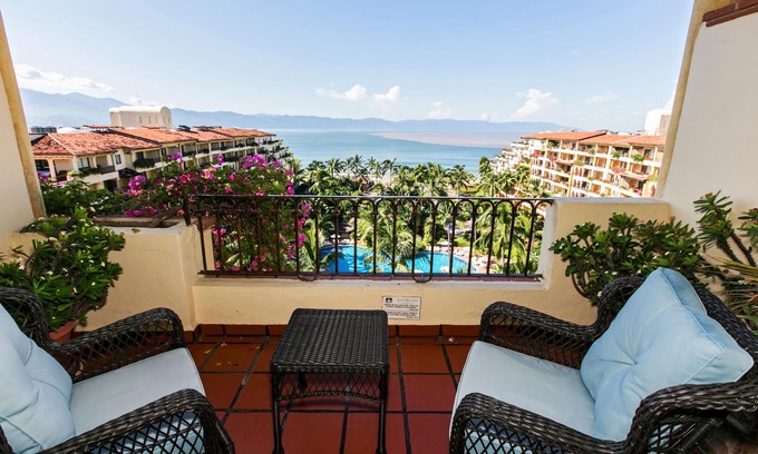 Marina Vallarta Condo | Oceanfront Penthouse Condo in 5 Star Resort with Oceanview