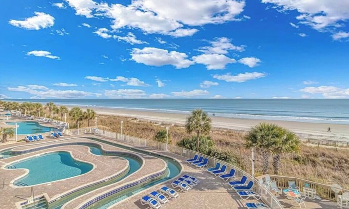 Crescent Beach Condo | OceanFront Refreshed King Suite Pools&HotTub&LzyRiver