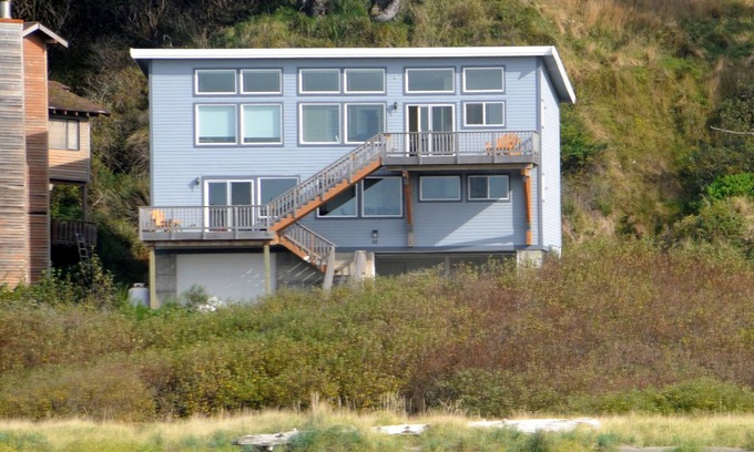 Moclips House | Oceanfront Retreats and Reunions, panoramic view! up to 24 People! New elevator!