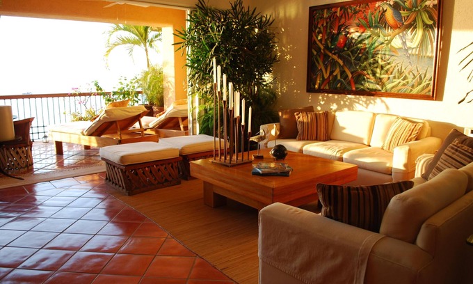 South Shore Hotel Area Condo | Oceanfront South Shore condo
