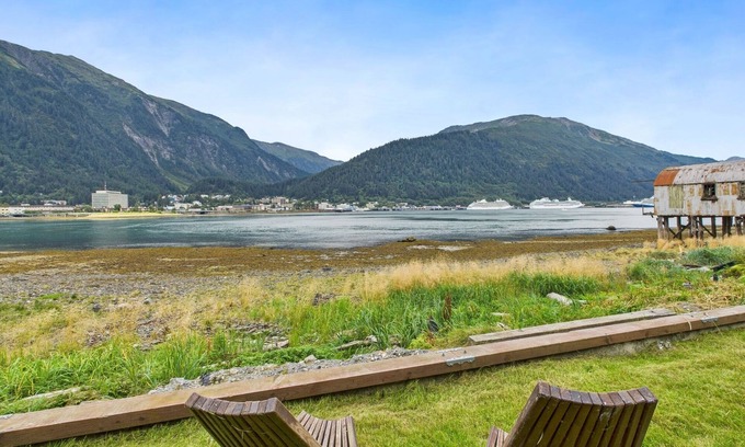 West Juneau Apartment | Oceanfront Studio | Beach Access & Views