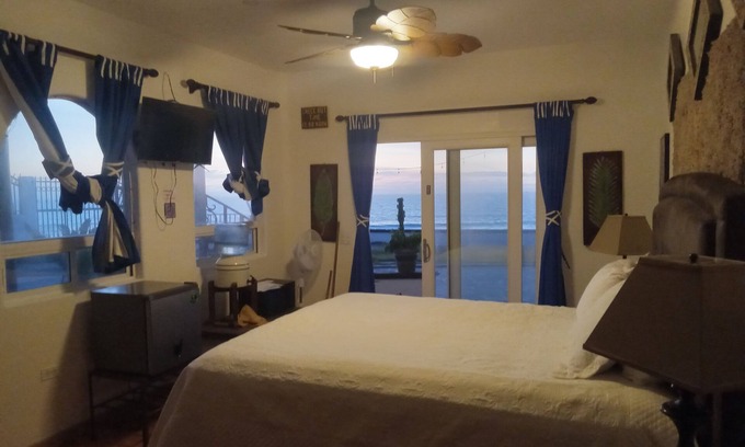 Playas de Rosarito Apartment | Oceanfront suite with king bed, bbq, pool, jacuzzi, private gate to the beach