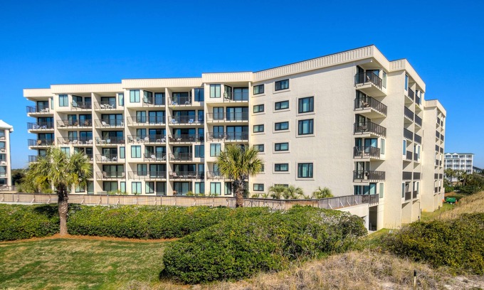 Litchfield by the Sea Condo | Oceanfront townhome style condo with direct ocean views within Litchfield By the Sea.