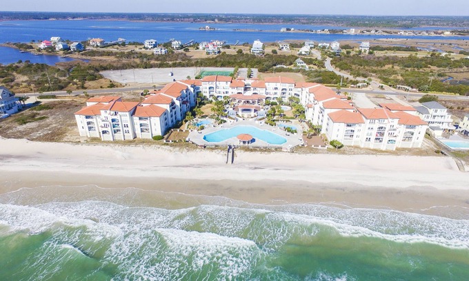 North Topsail Beach House | OCEANFRONT 2 BEDROOM 2 BATH CONDO